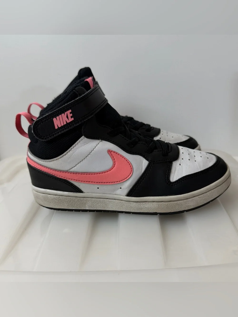 Nike Court Borough Mid 2 Sneakers